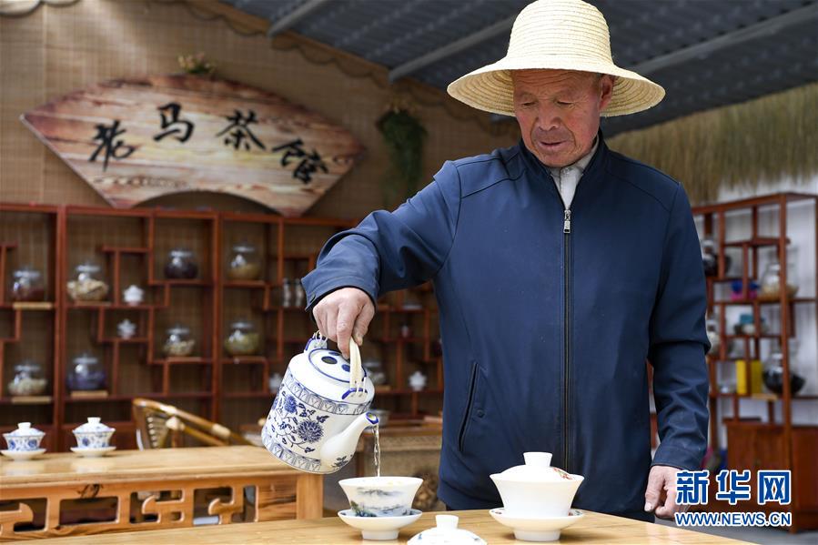 （新華全媒頭條·圖文互動）（5）初夏，循著總書記的腳步探訪產(chǎn)業(yè)扶貧新事