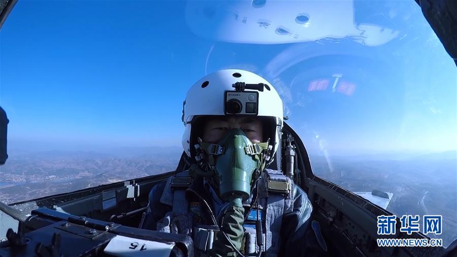 （圖文互動）（4）5290小時(shí)！中國空軍殲擊機(jī)飛行紀(jì)錄保持者光榮停飛