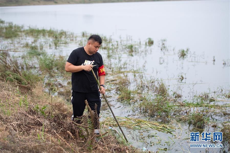 （防汛抗洪·圖文互動(dòng)）（2）在大堤上成長，為人民守護(hù)——洪水中的青年“生力軍”