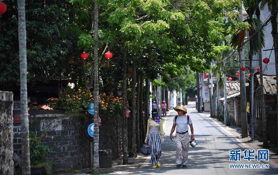 （新華全媒頭條·走向我們的小康生活·圖文互動）（12）留住鄉(xiāng)愁留住美——千村競秀綴瓊州