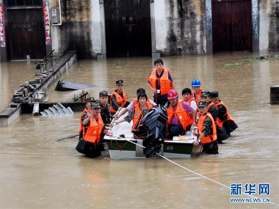 （防汛抗洪·圖文互動）（3）哪里有需要就戰(zhàn)斗在哪里——武警安徽總隊(duì)黃山支隊(duì)抗洪搶險記事