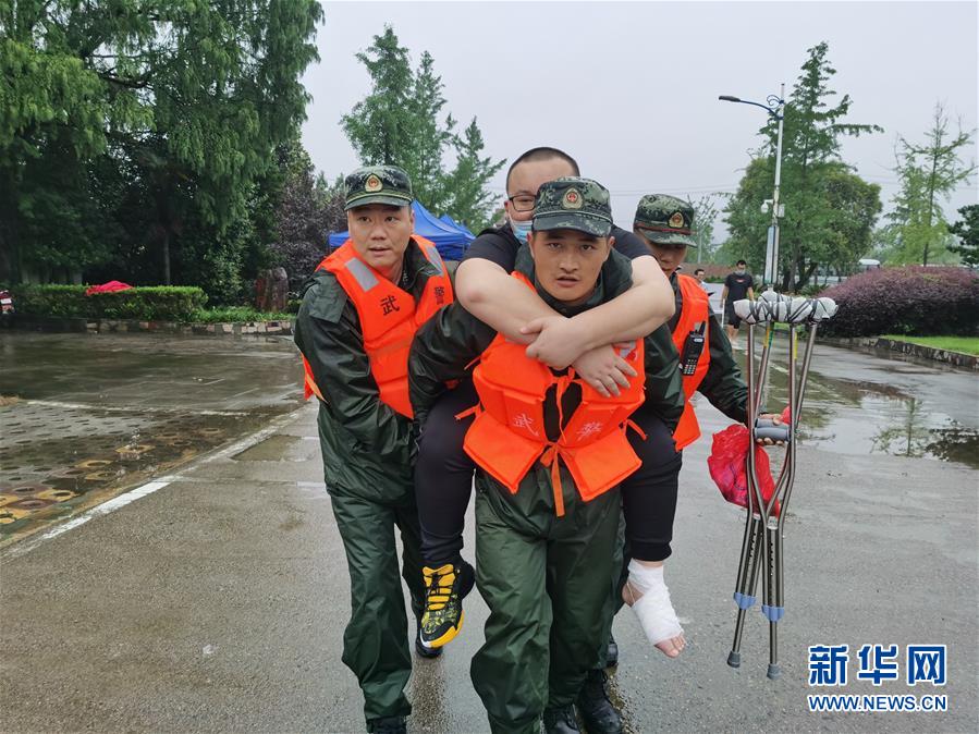 （防汛抗洪·圖文互動）（5）哪里有需要就戰(zhàn)斗在哪里——武警安徽總隊(duì)黃山支隊(duì)抗洪搶險記事