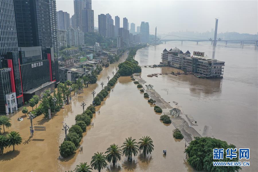 （防汛抗洪·圖文互動）（10）救援，在被洪水漫過的街巷之間——直擊重慶長江、嘉陵江抗洪一線