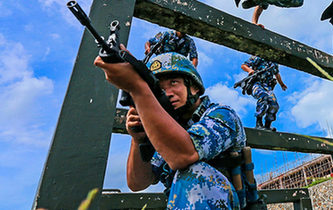 海軍陸戰(zhàn)隊特種障礙訓(xùn)練，敢來嗎？