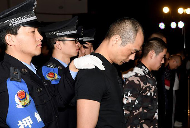 陜西省西安市新城區(qū)人民法院依法對(duì)韓某某等8人非法高利放貸、暴力討債涉黑一案公開宣判