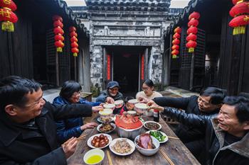 太湖古村團圓飯