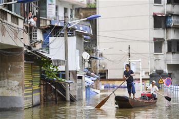 洪水來時(shí)，那暖心的民間救援