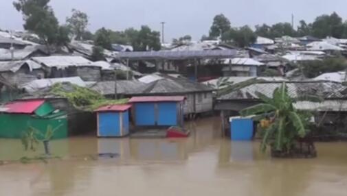 天災(zāi)！暴雨傾盆 孟加拉國(guó)難民村30萬(wàn)人被困