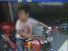 司機太?。?歲幼童駕"車"上路找媽媽
