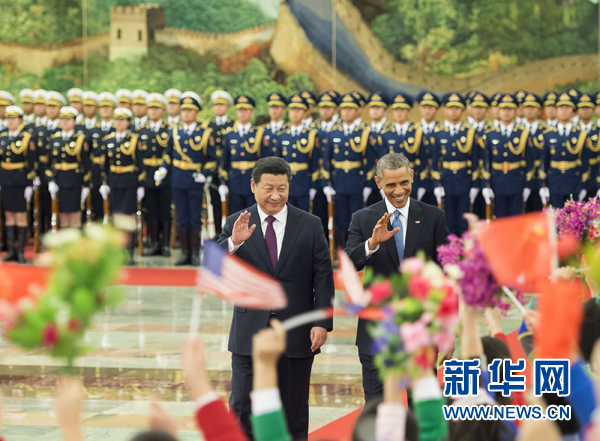 11月12日，國(guó)家主席習(xí)近平在北京人民大會(huì)堂舉行歡迎儀式，歡迎美國(guó)總統(tǒng)奧巴馬對(duì)中國(guó)進(jìn)行國(guó)事訪(fǎng)問(wèn)。 新華社記者 黃敬文 攝