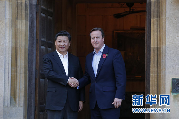 10月22日，國家主席習(xí)近平在契克斯首相鄉(xiāng)間別墅同英國首相卡梅倫再次會晤。新華社記者 鞠鵬 攝