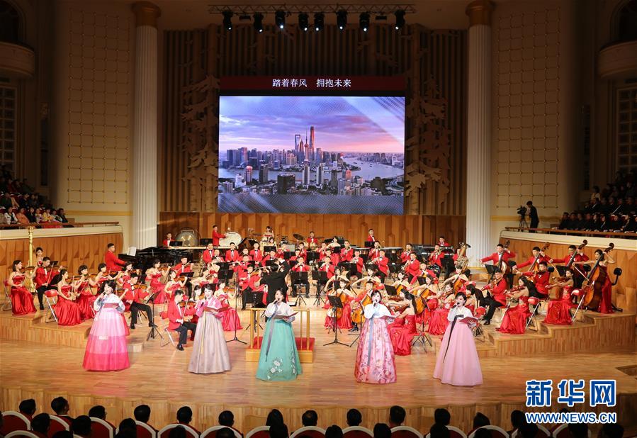 （國際）（4）朝鮮三池淵管弦樂團在平壤舉行文藝演出