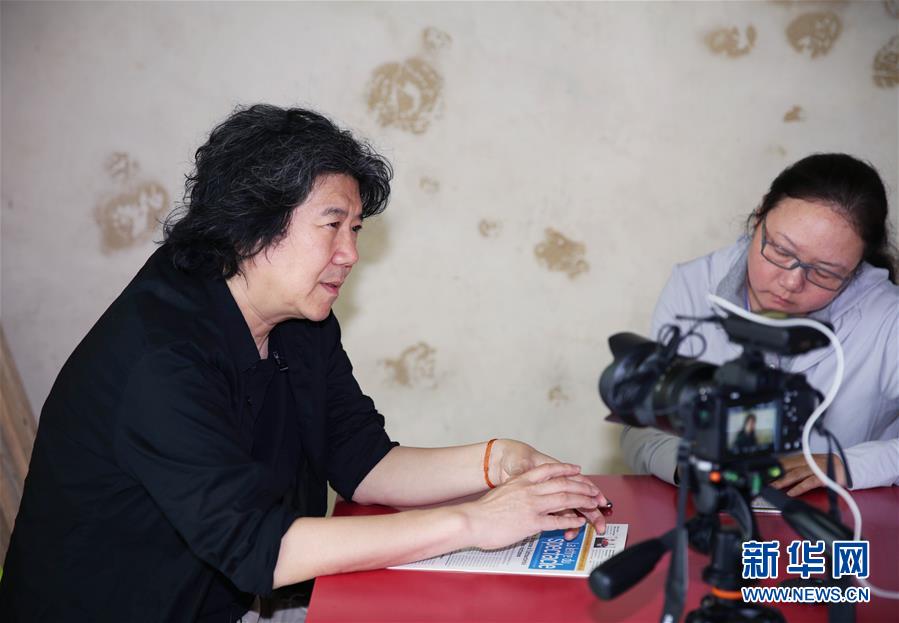 （國際·圖文互動）專訪：結(jié)合傳統(tǒng)與當代 推動中國戲劇國際化——訪話劇《茶館》導(dǎo)演孟京輝