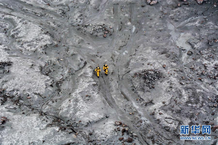 （國際）（1）救援隊找到6名懷特島火山噴發(fā)遇難者