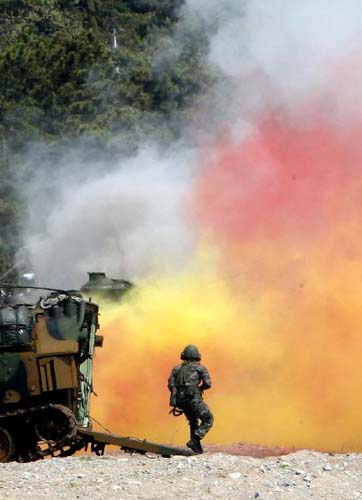 韓美海軍陸戰(zhàn)隊展開聯(lián)合訓練